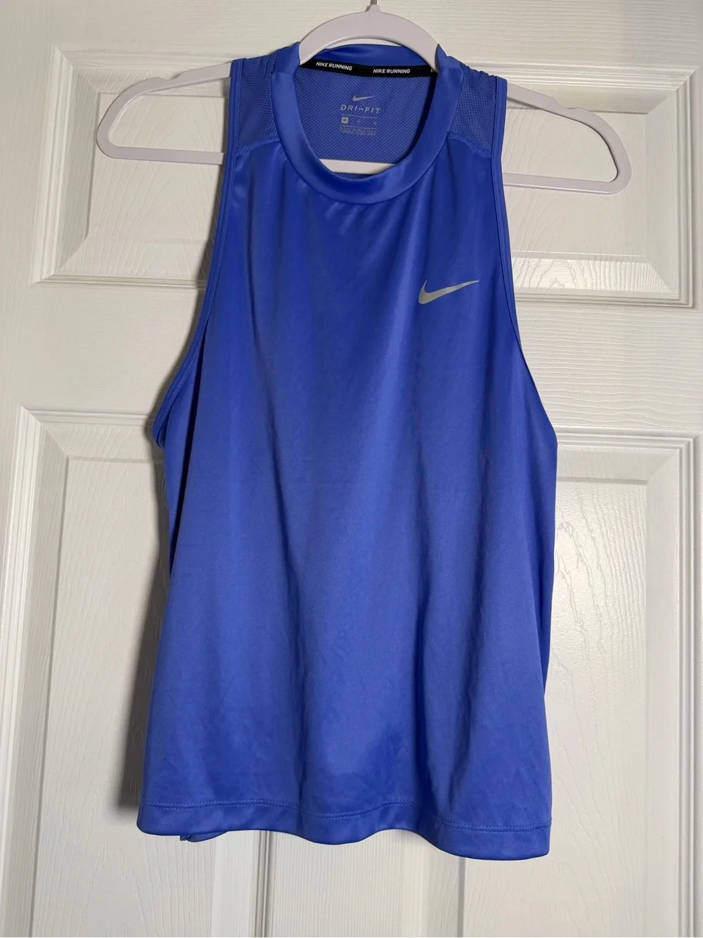 Nike Under Armour Women’s Medium Athletic Tank Top Bundle